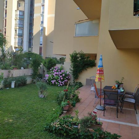 Spacious Apartment With Big Garden Near Beach スプリト エクステリア 写真