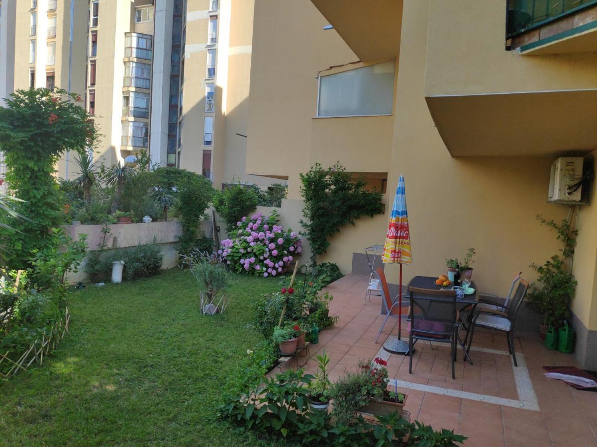 Spacious Apartment With Big Garden Near Beach スプリト エクステリア 写真