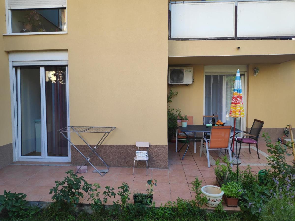 Spacious Apartment With Big Garden Near Beach スプリト エクステリア 写真