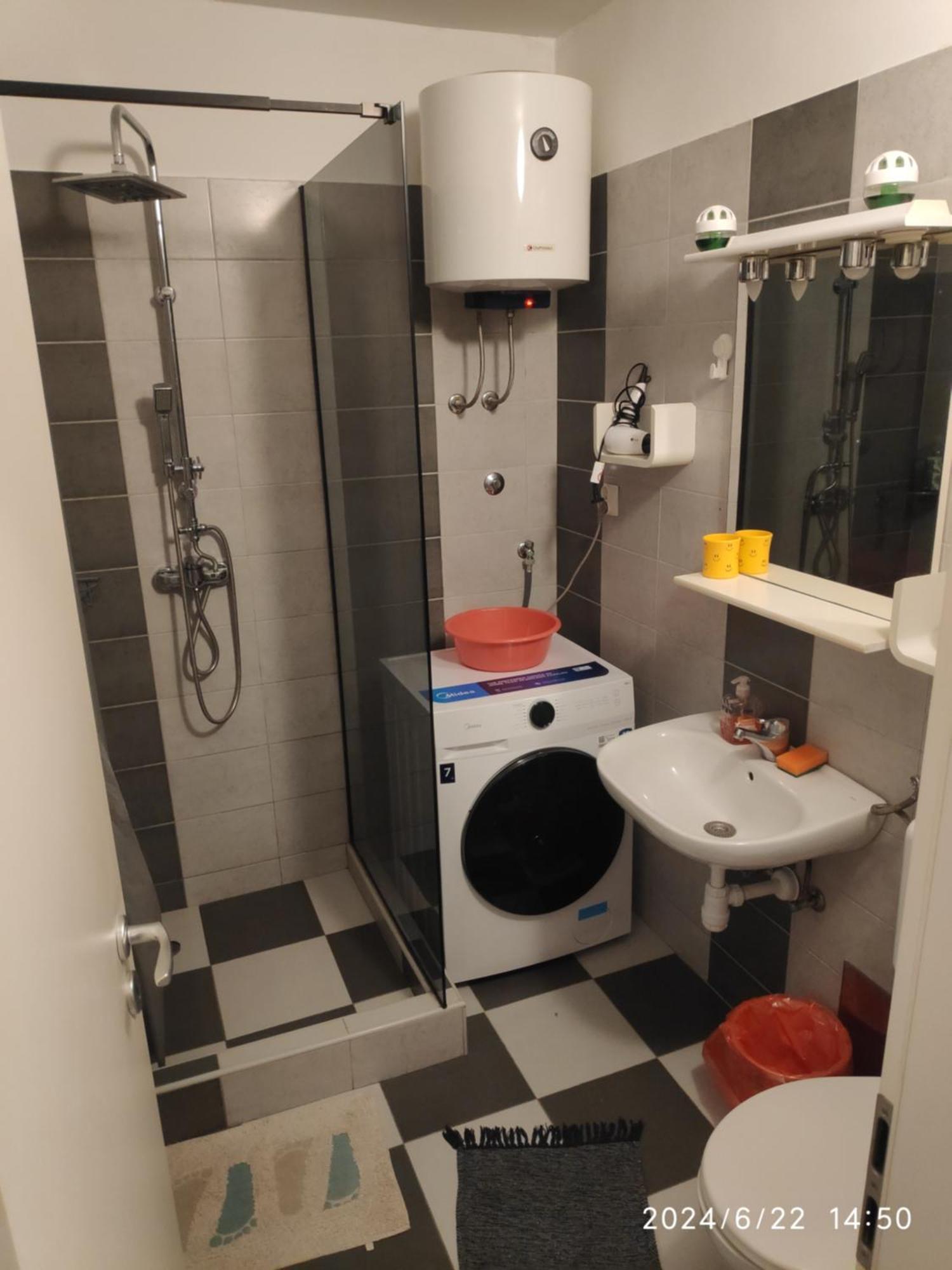 Spacious Apartment With Big Garden Near Beach スプリト エクステリア 写真